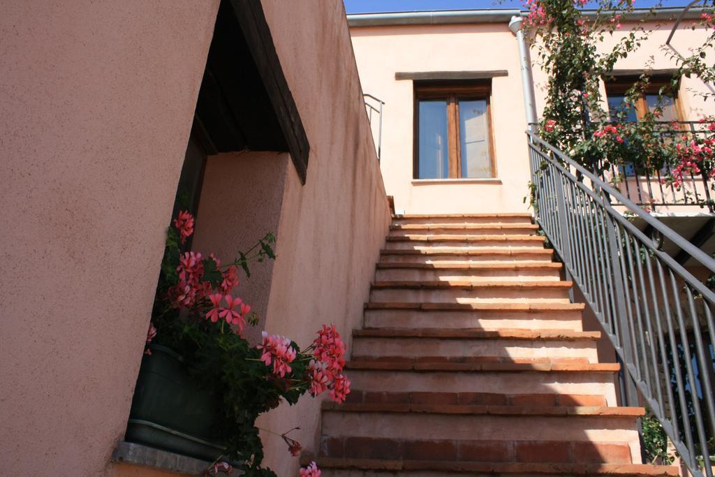 Agriturismo Case Tabarani Collesano Exterior foto